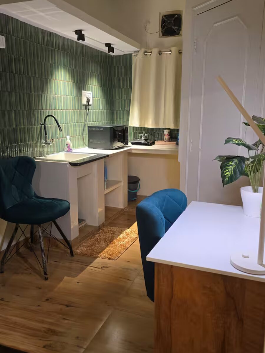 Kitchen and dining corner